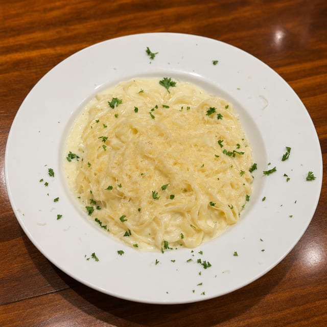 Linguine Alfredo.
