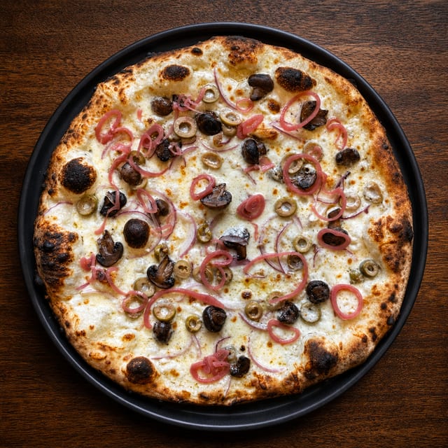 8 Mile Pizza | Round.